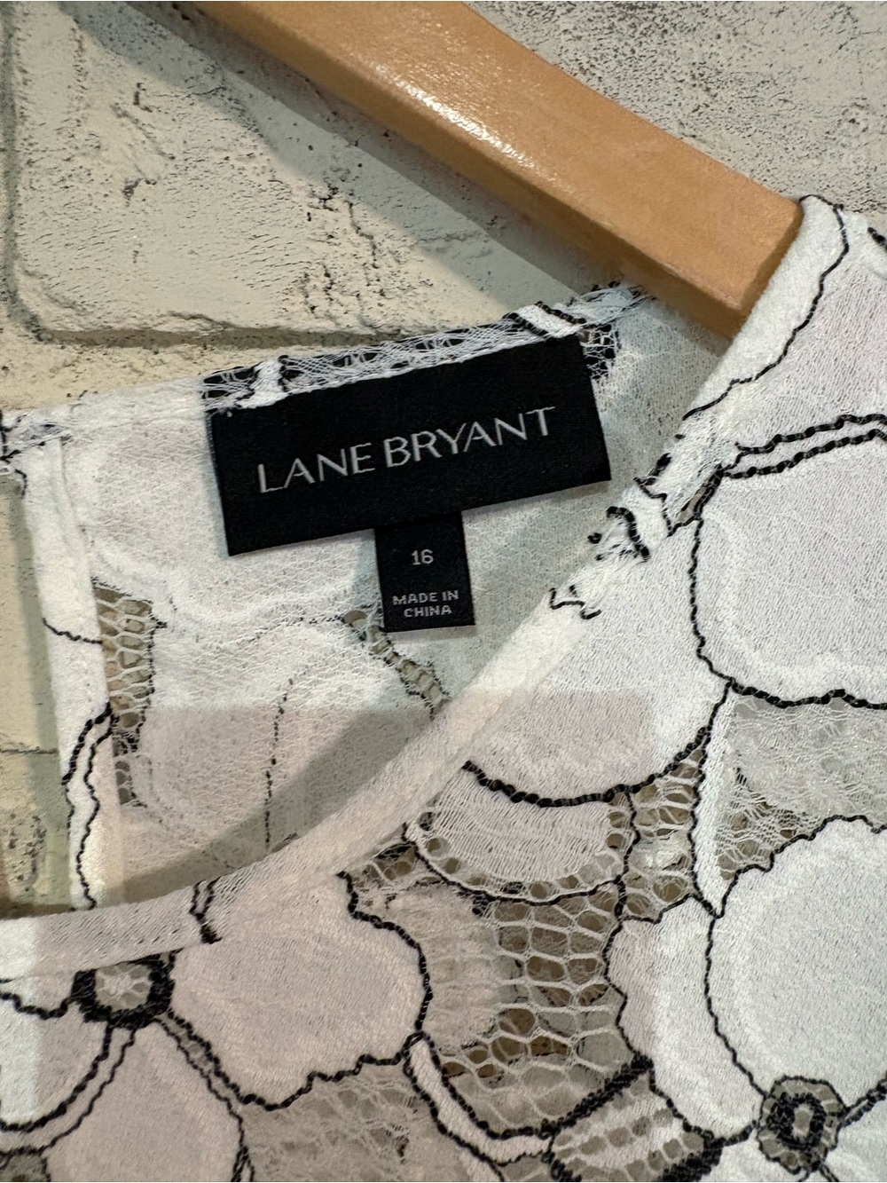 LANE BRYANT size 16 White Lace Peplum Top with Black Accents - Picture 2 of 9